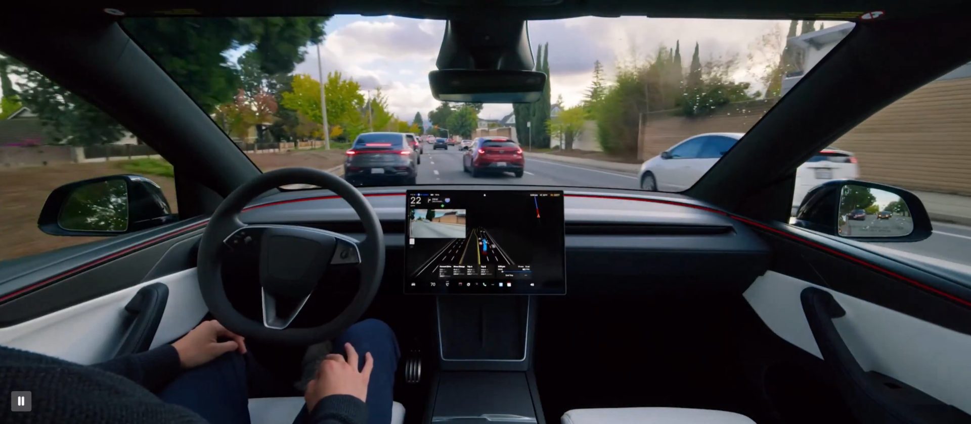 Tesla FSD weicht bei 72 km/h einer Dummy-Puppe aus – übermenschliche Reaktionszeit?